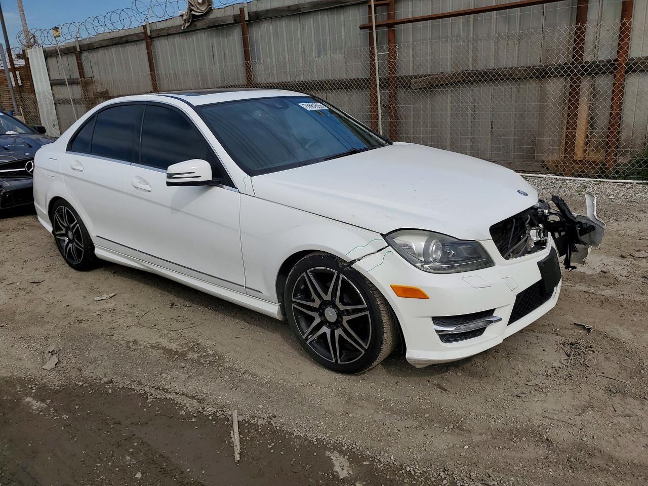 2013 Mercedes-Benz C 250 - Фото 4