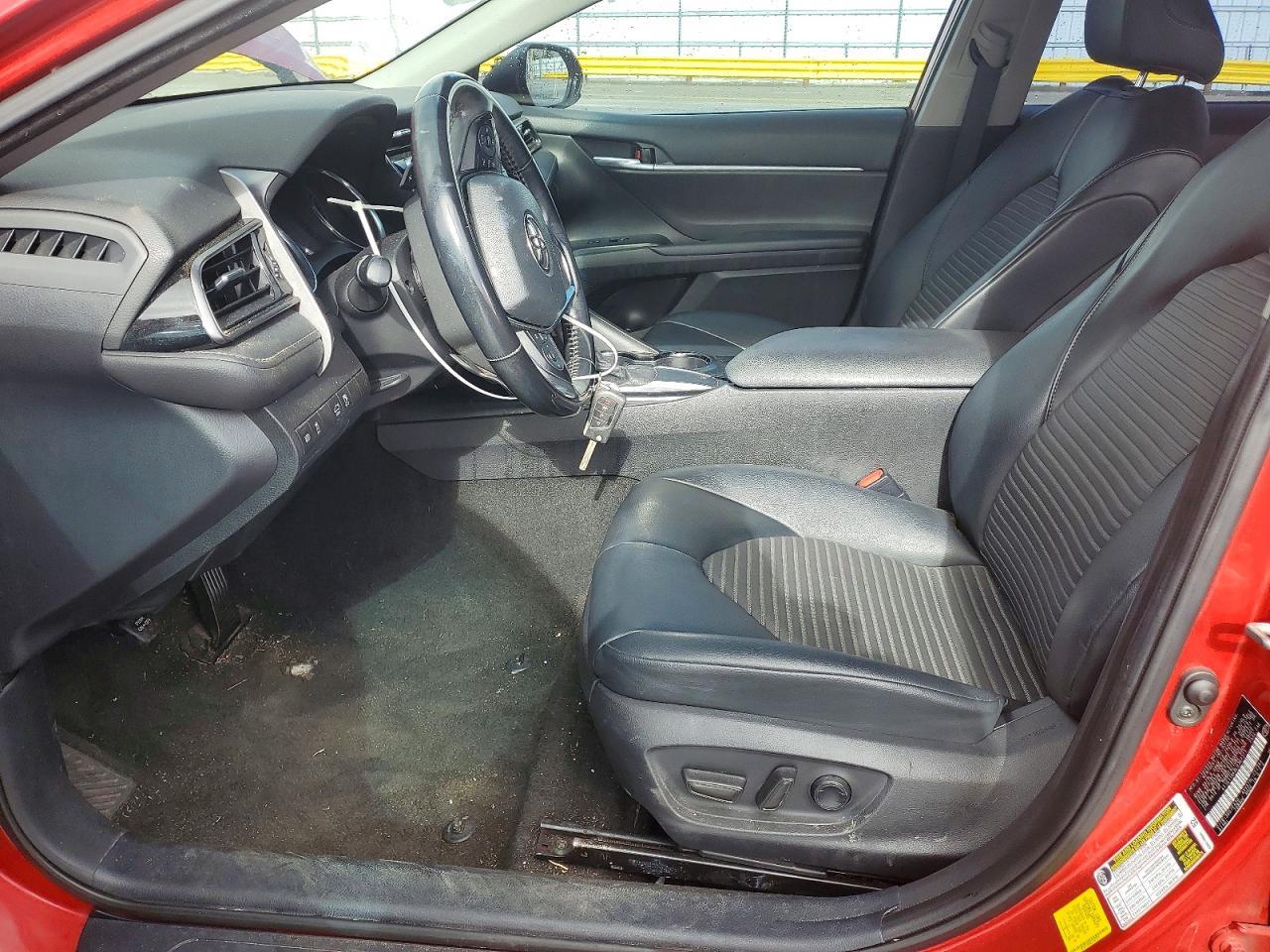 2020 Toyota Camry Se - Фото 7