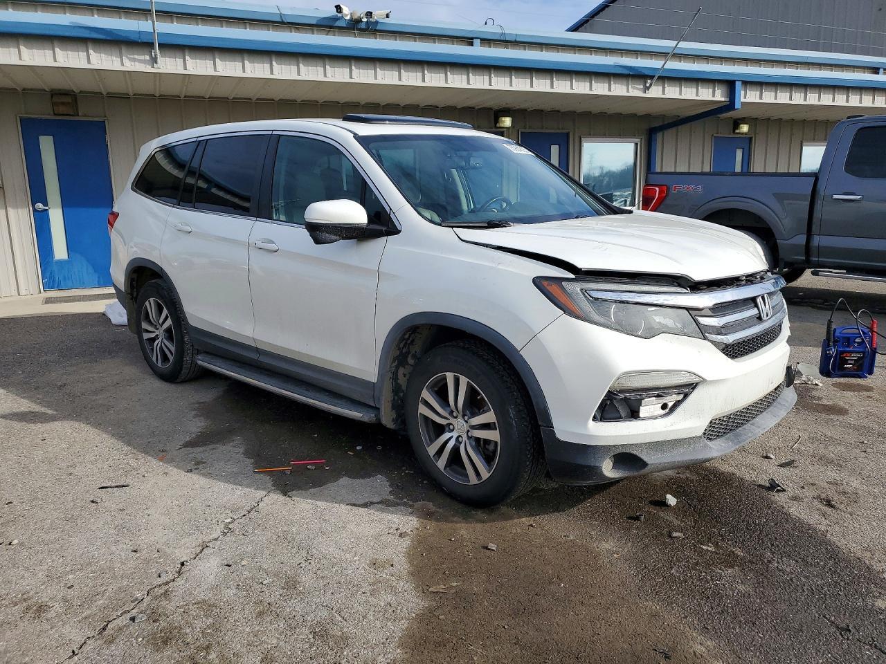 2017 Honda Pilot Exl - Image 4