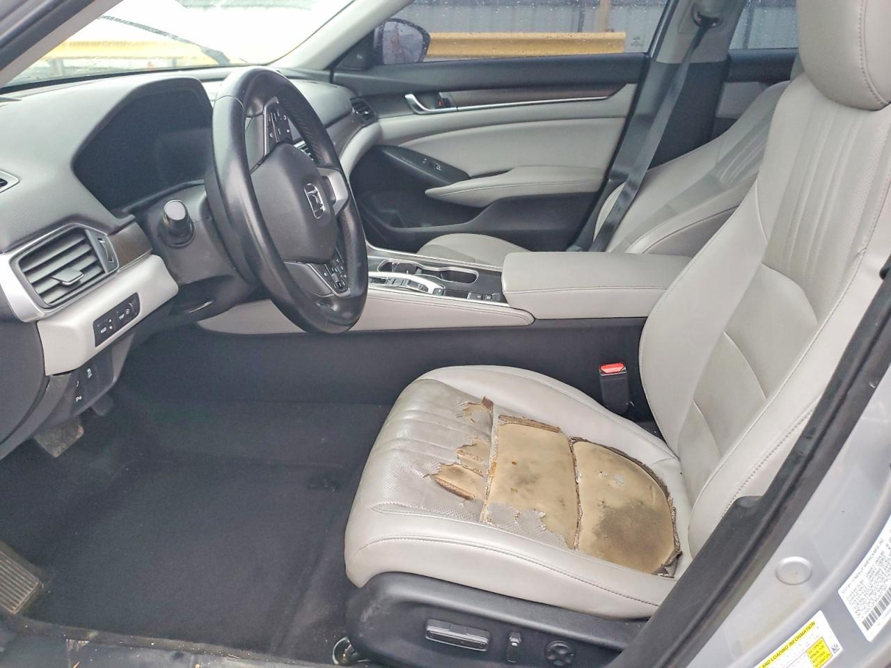 2018 Honda Accord Touring - Image 7