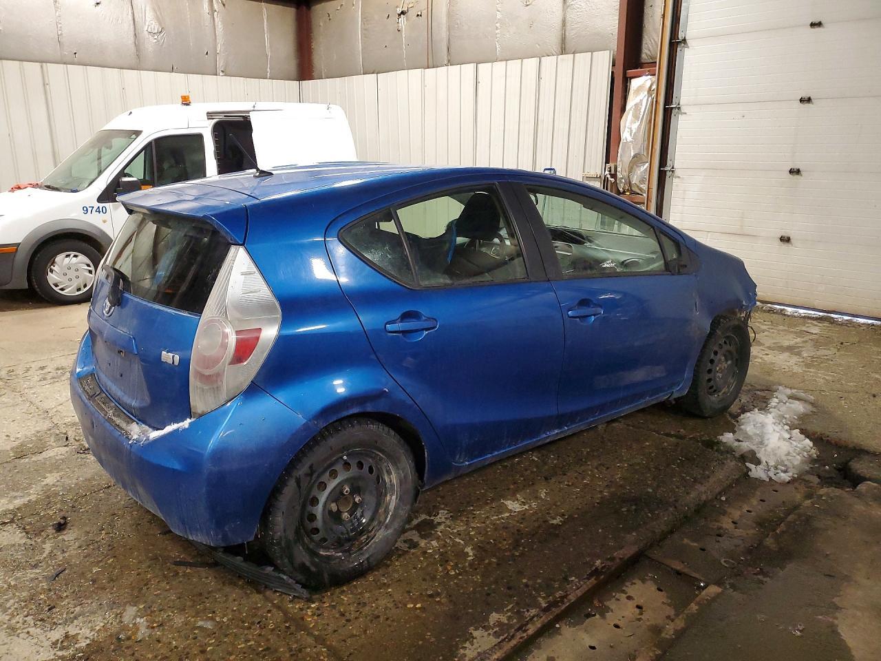2014 Toyota Prius C - Фото 3