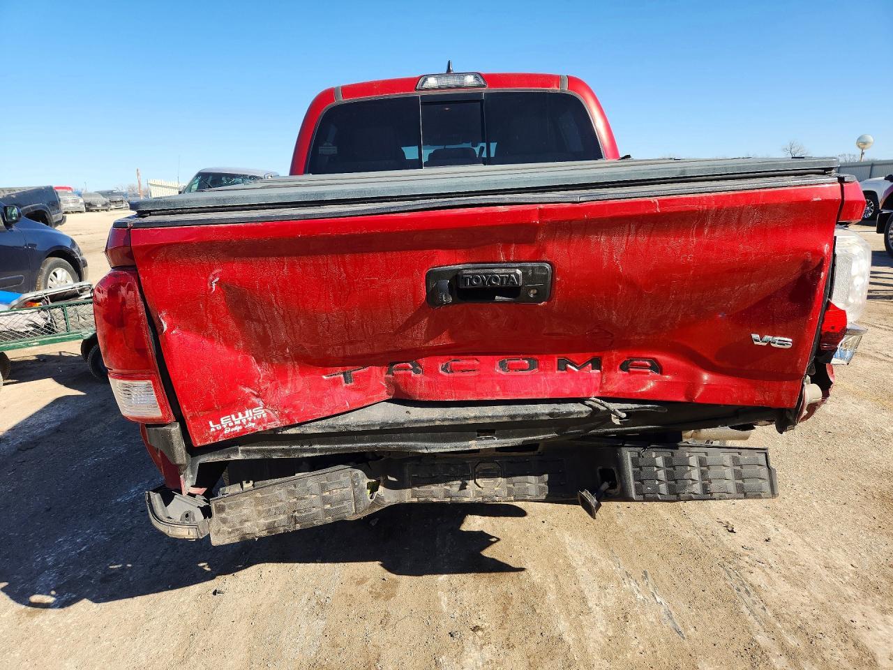2017 Toyota Tacoma - Фото 6