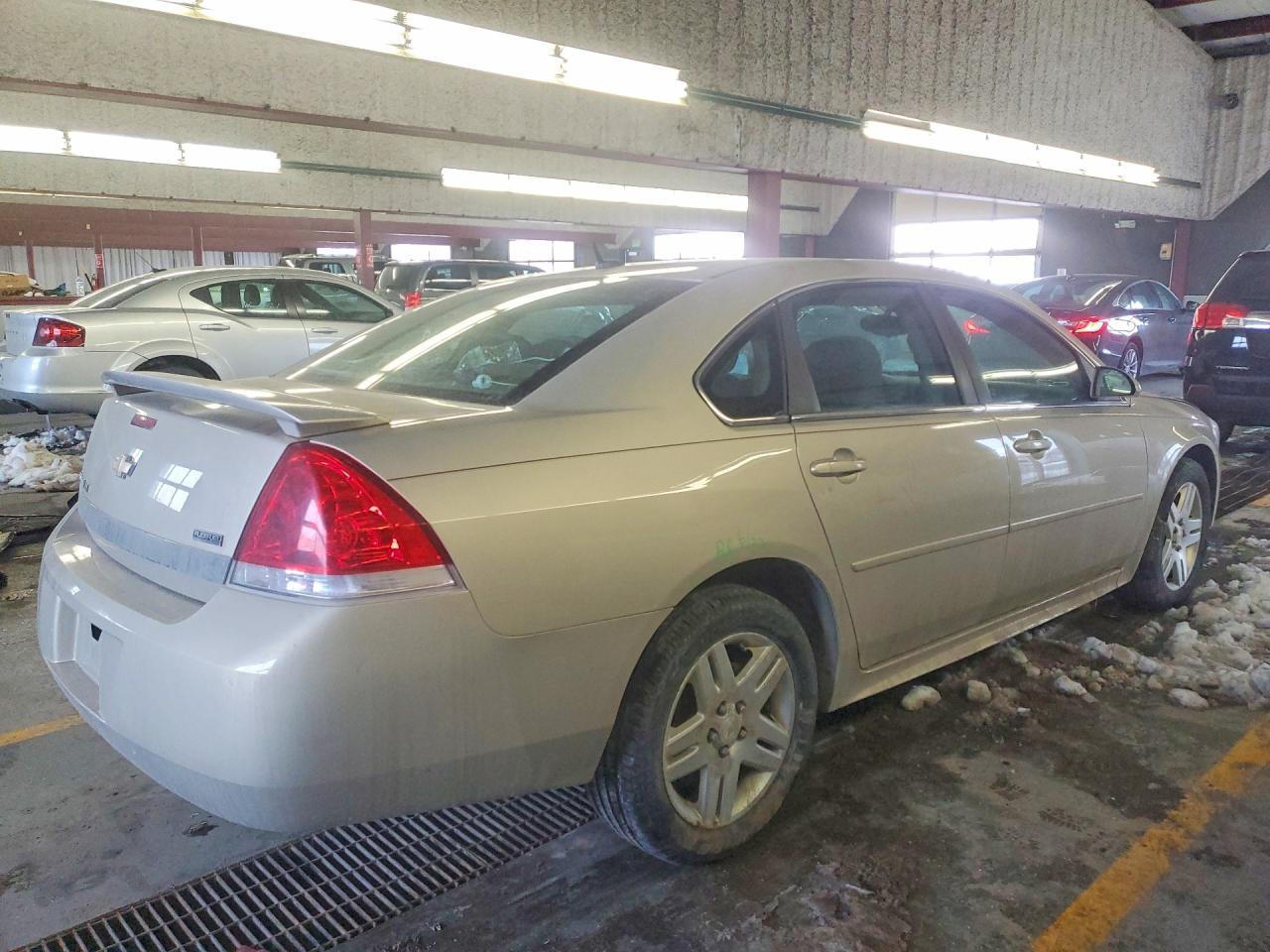 2011 Chevrolet Impala Lt - Image 3