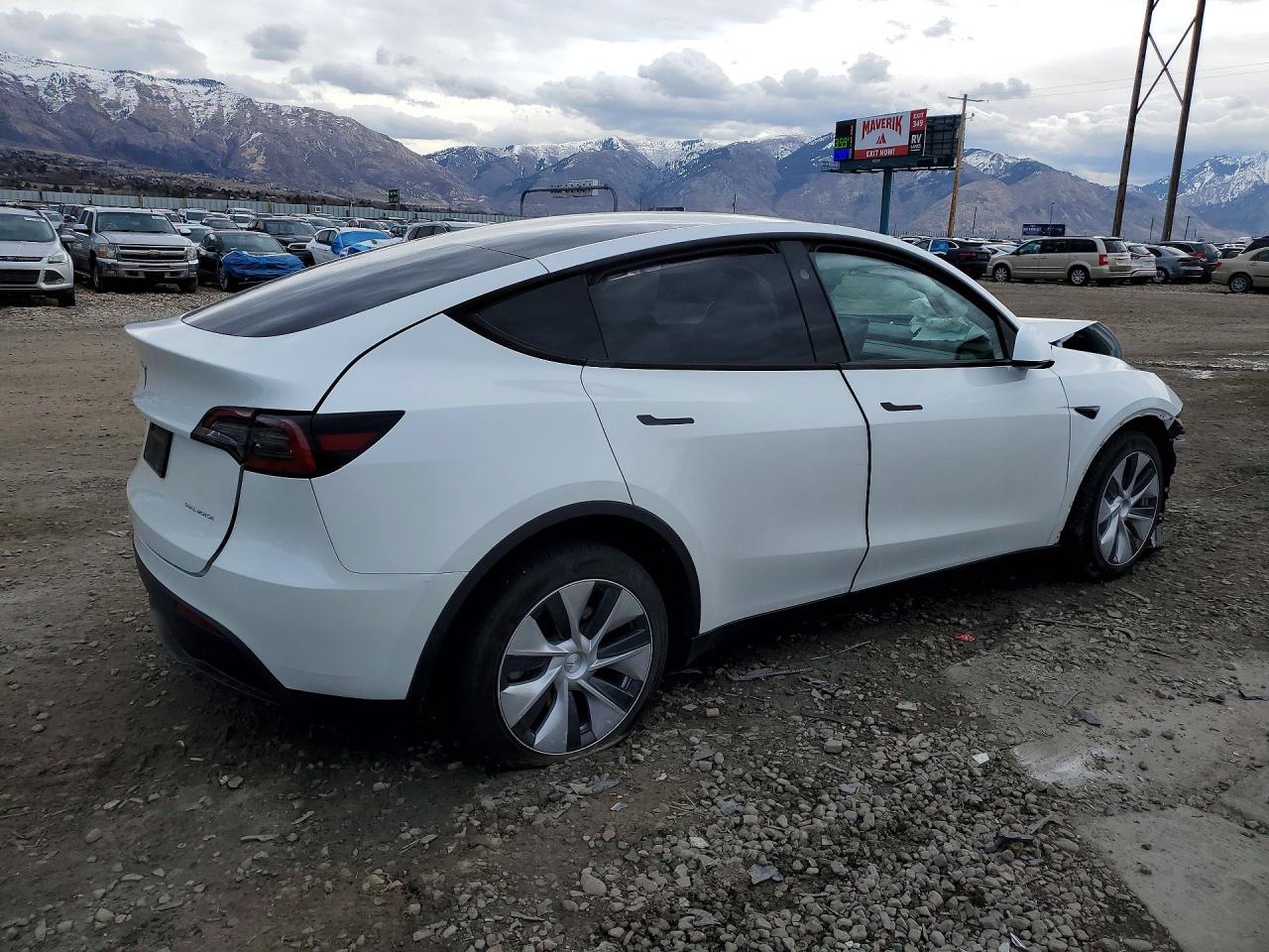 2023 Tesla Model Y - Image 3