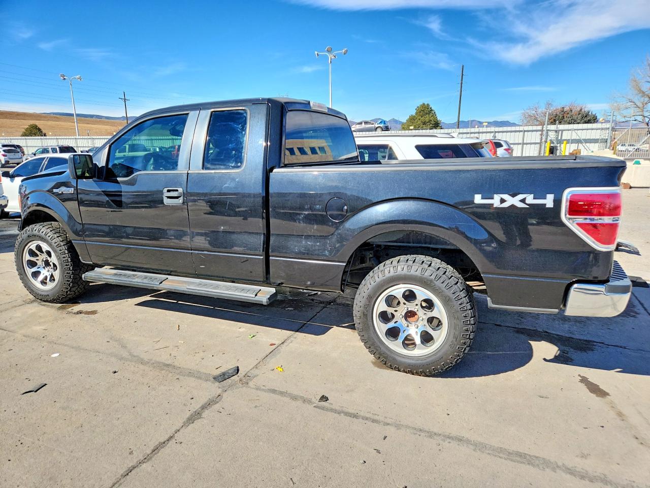 2011 Ford F150 Super Cab - Фото 2