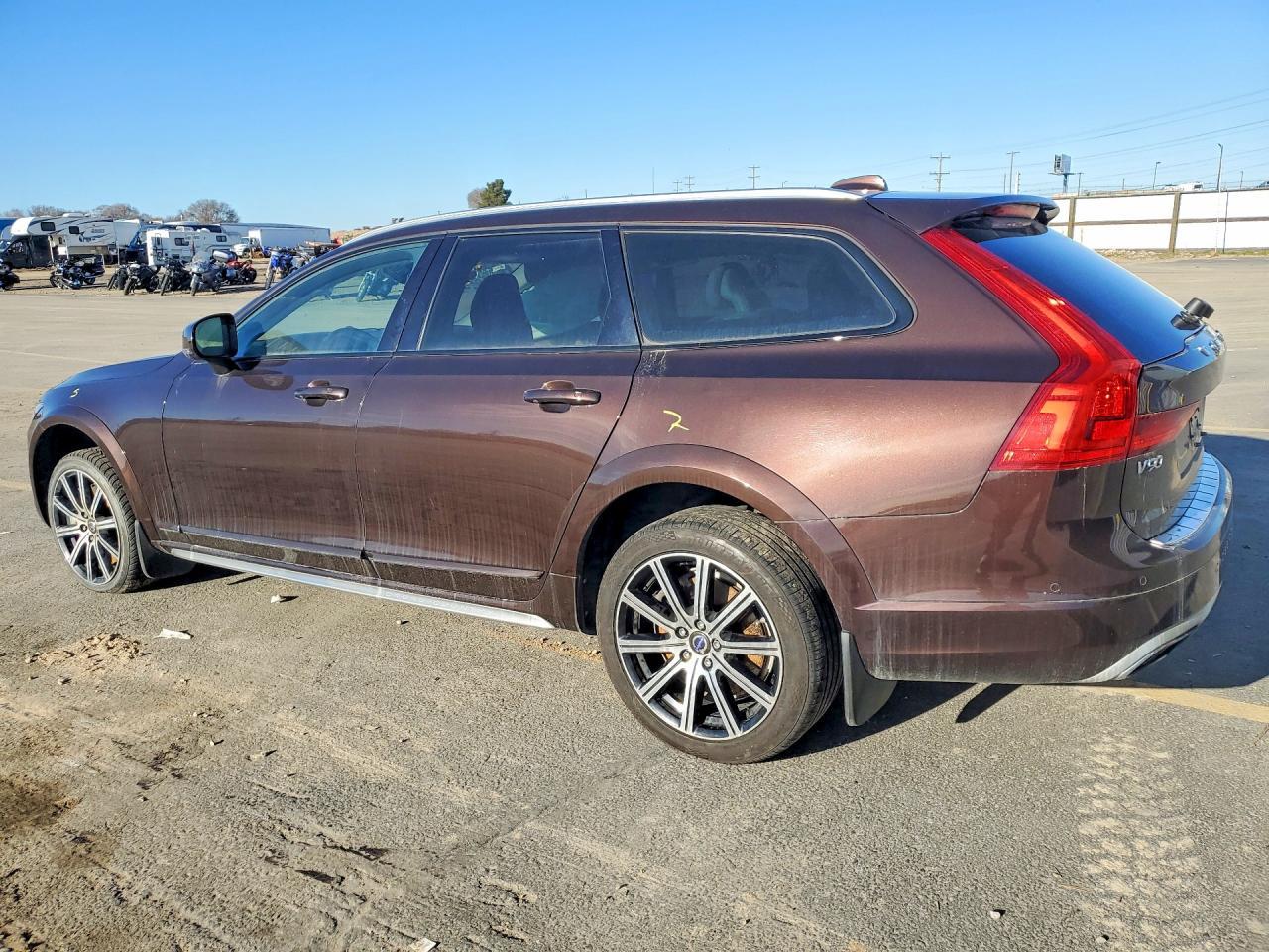 2017 Volvo V90 Cross Country T6 Inscription - Image 2