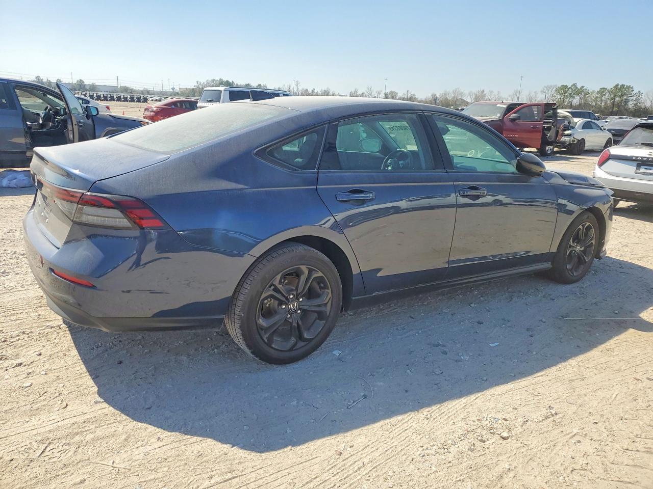 2025 Honda Accord Se - Фото 3