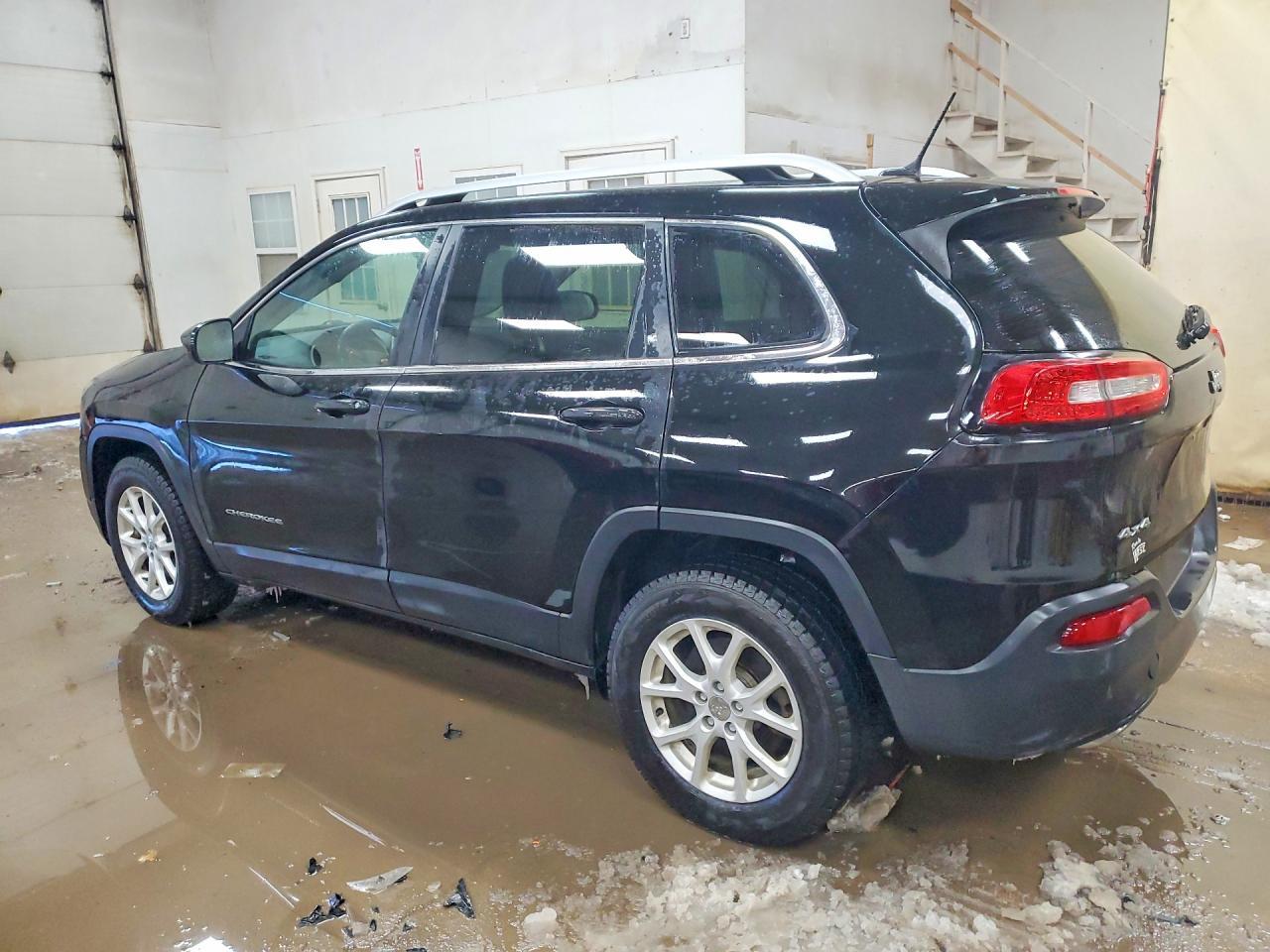 2017 Jeep Cherokee Latitude - Image 2