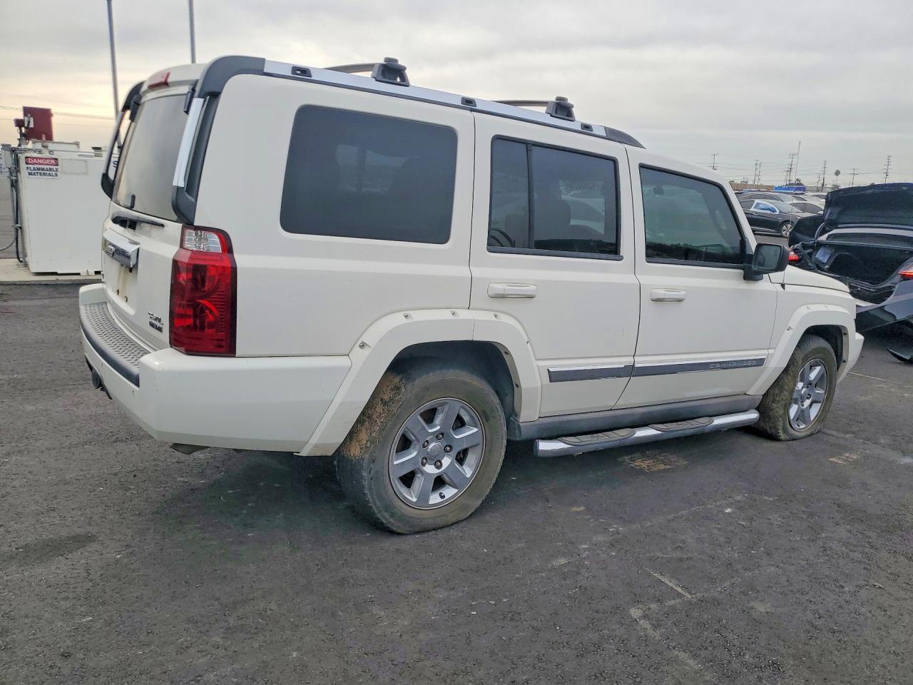 2014 Jeep Commander Limited - Image 3