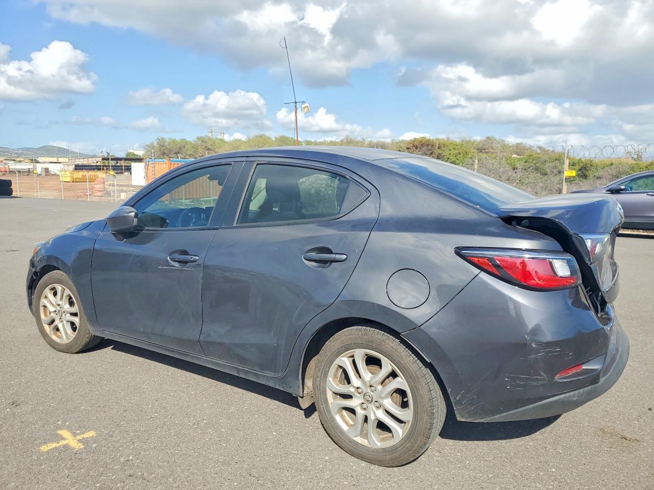 2017 Toyota Yaris Ia - Image 2