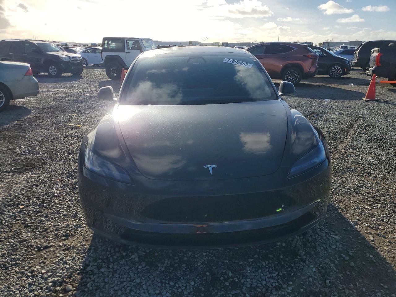 2024 Tesla Model 3 - Image 5