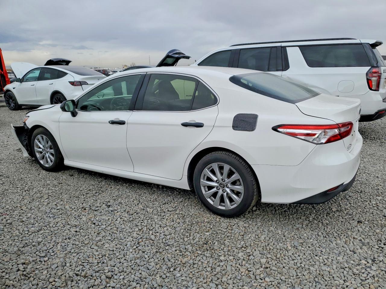 2018 Toyota Camry L - Image 2