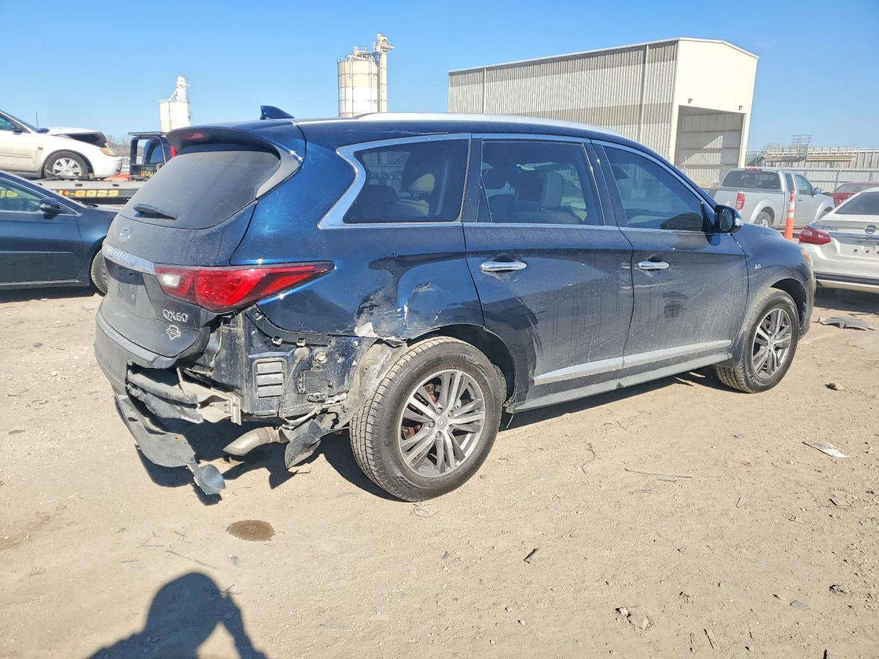 2019 Infiniti Qx60 Luxe - Фото 3