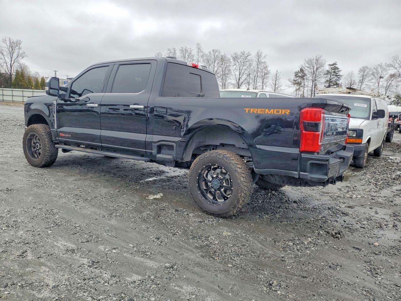 2024 Ford F250 Super Duty - Фото 2