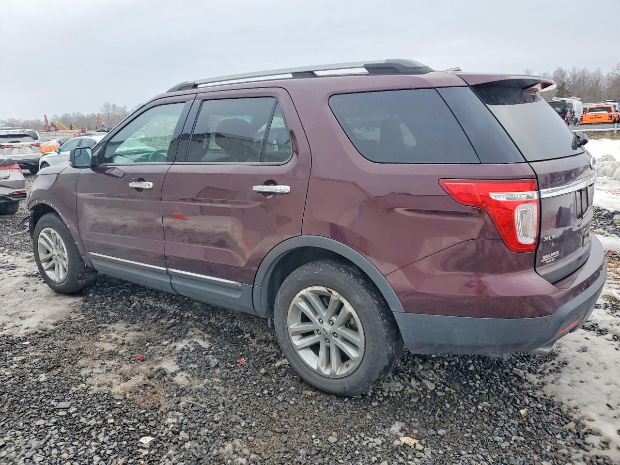 2011 Ford Explorer Xlt - Фото 2