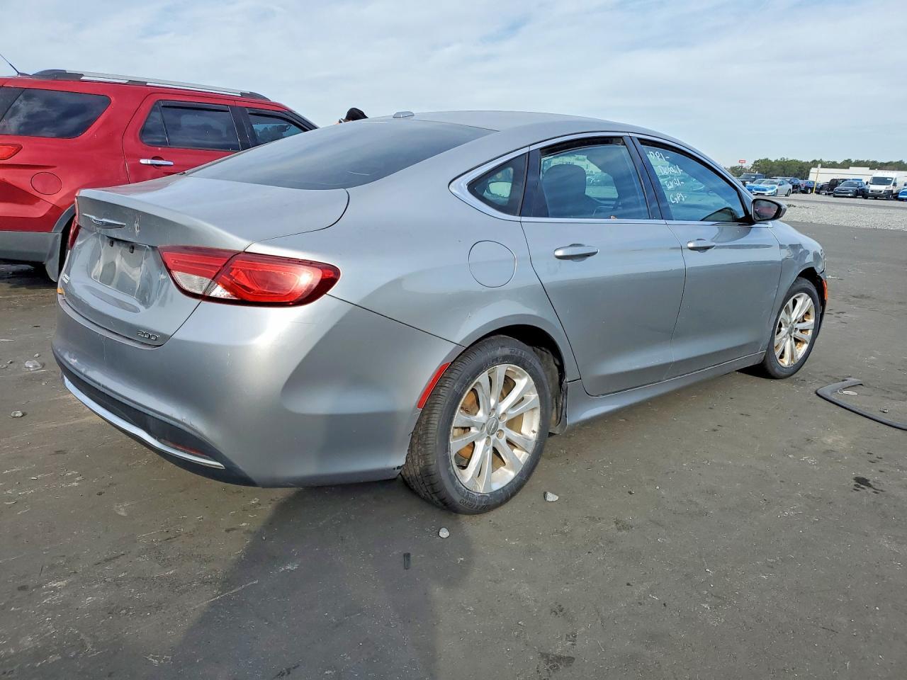 2015 Chrysler 200 Limited - Фото 3