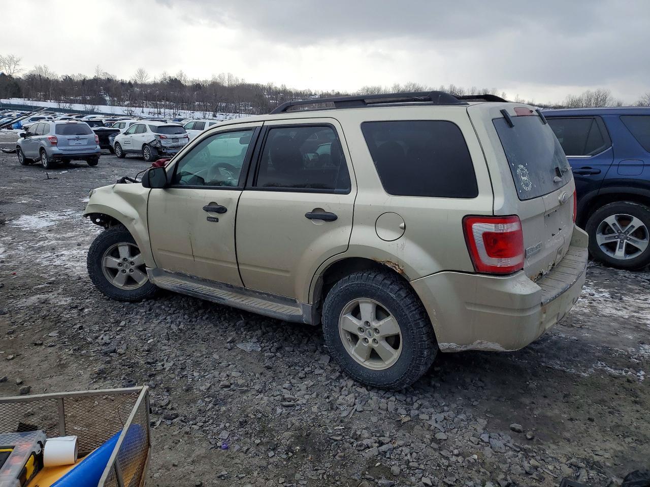 2011 Ford Escape Xlt - Image 2