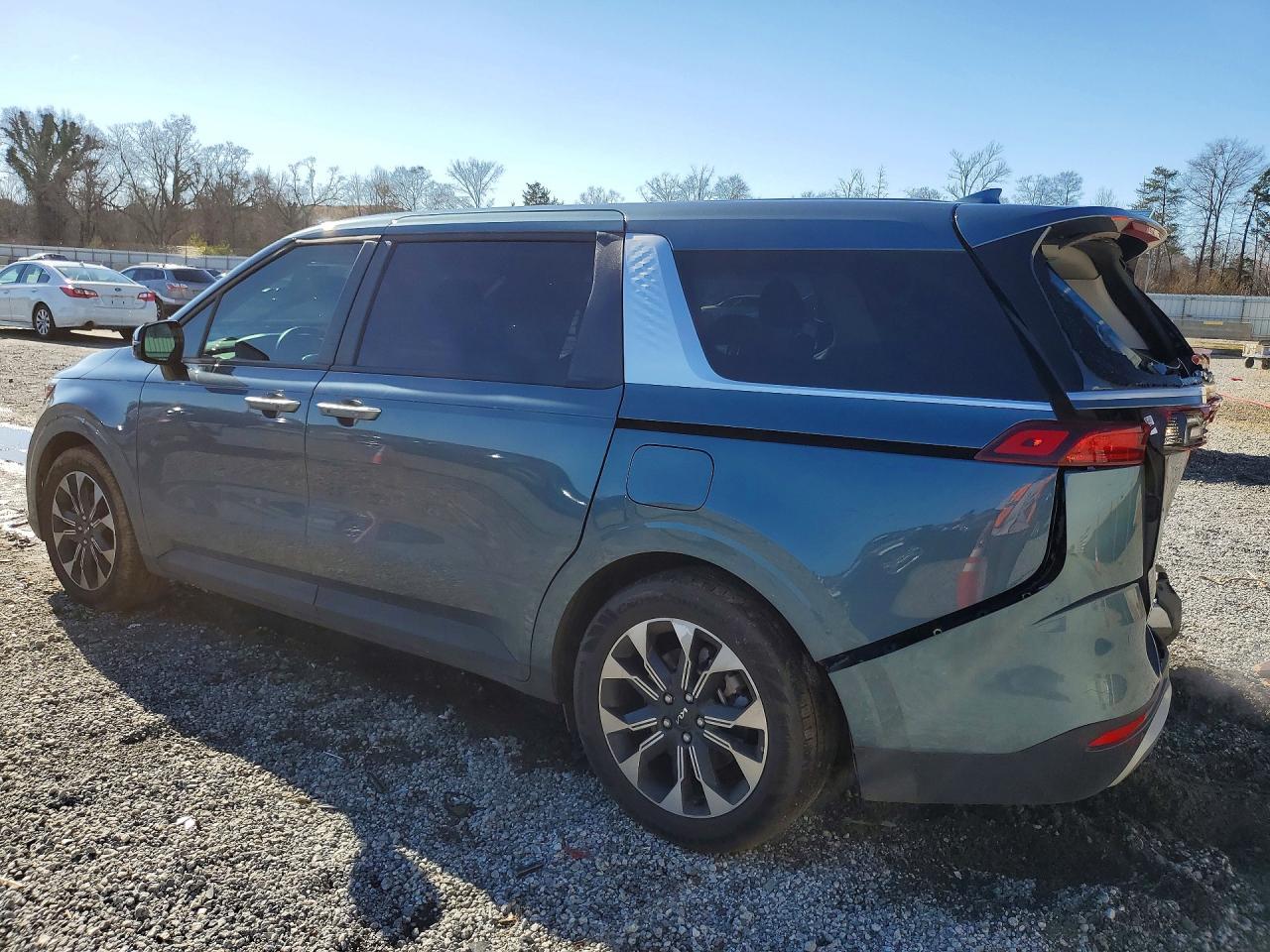 2024 Kia Carnival Ex - Image 2