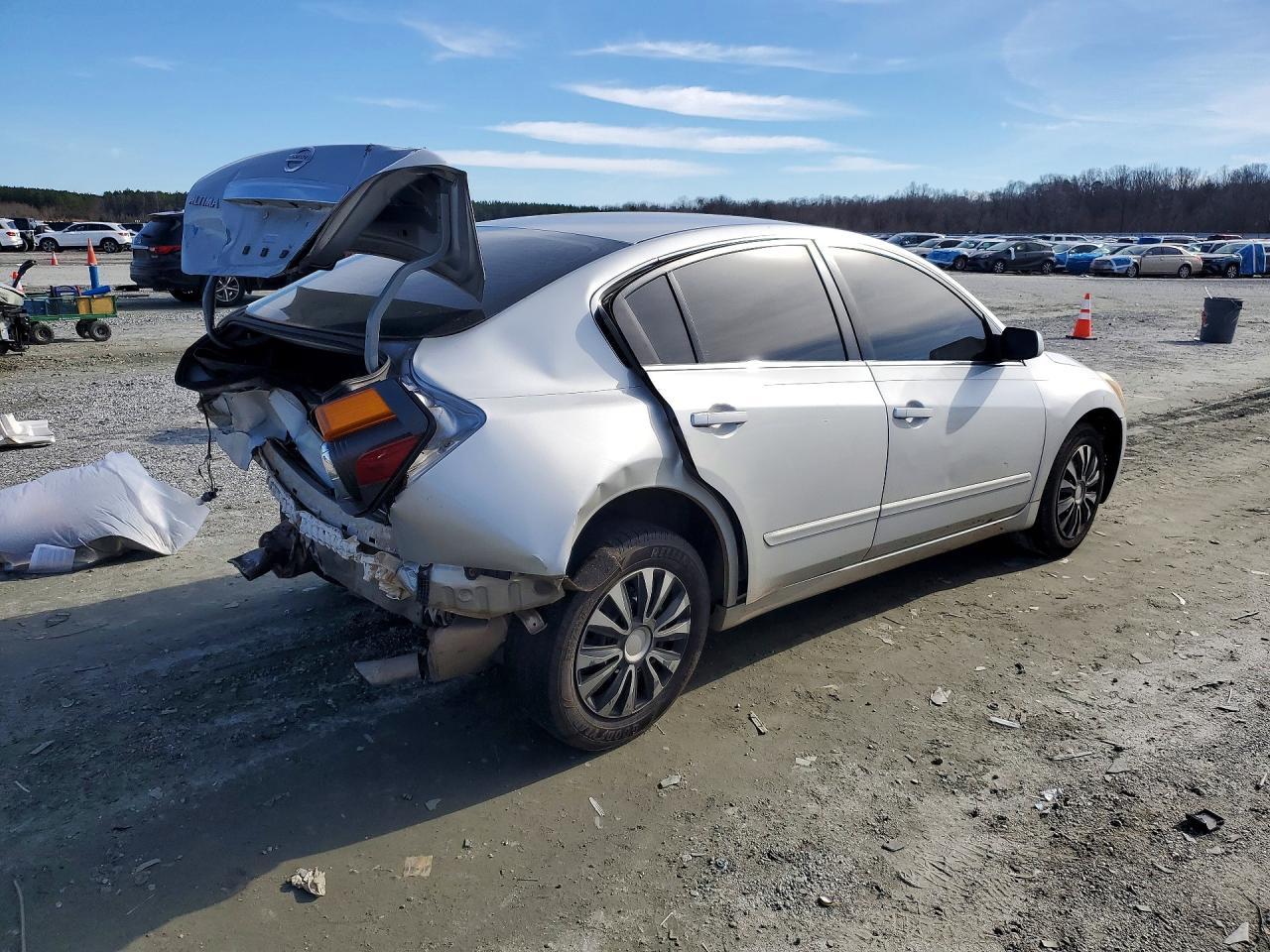 2011 Nissan Altima Base - Фото 3