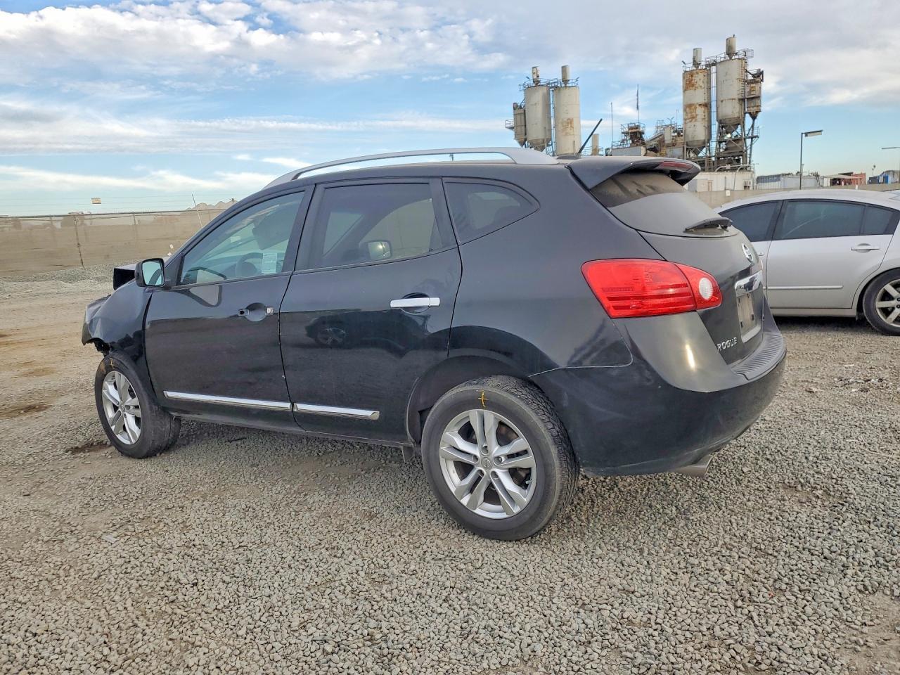 2013 Nissan Rogue S - Фото 2