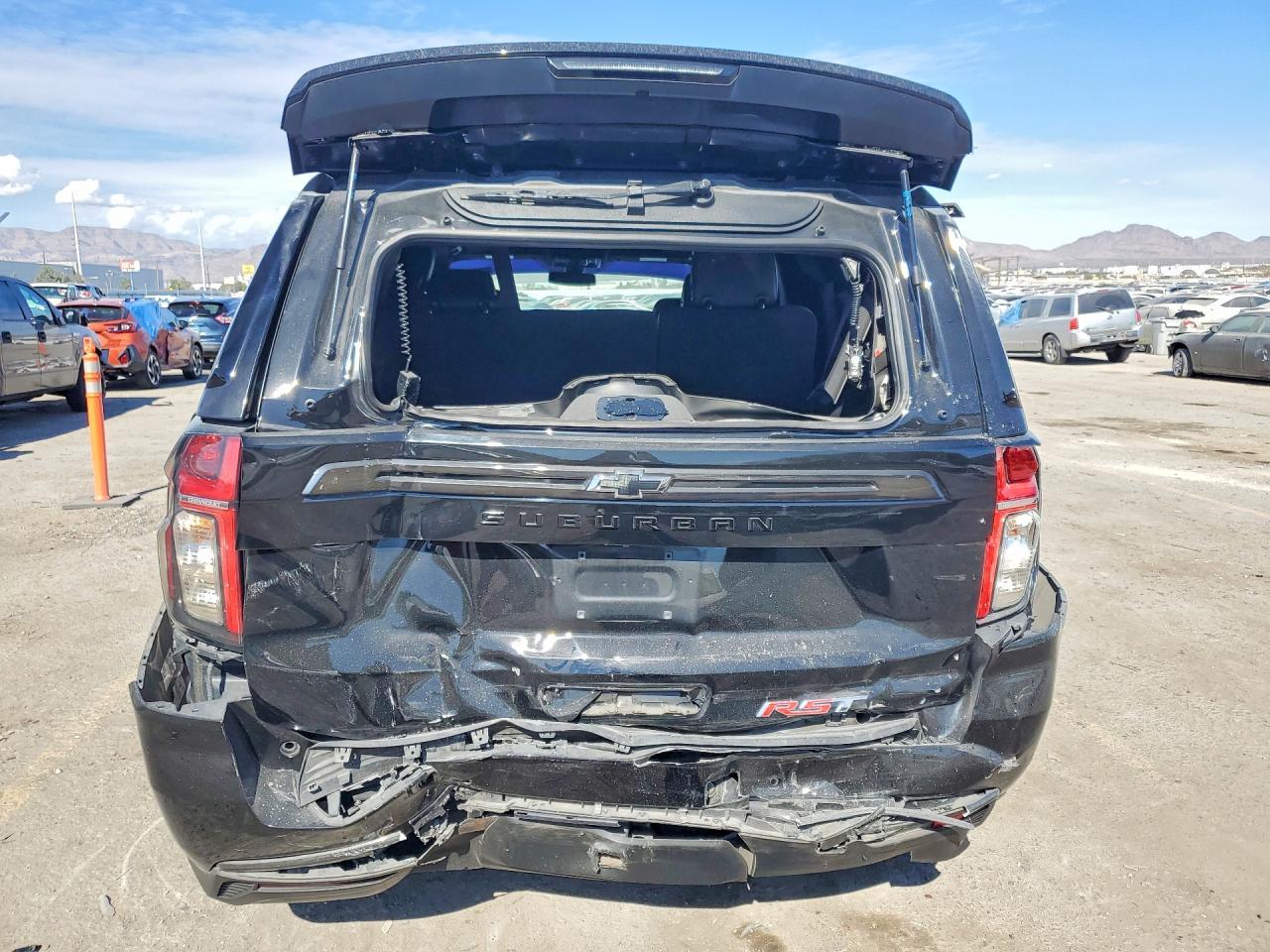 2021 Chev Suburban C - Фото 6