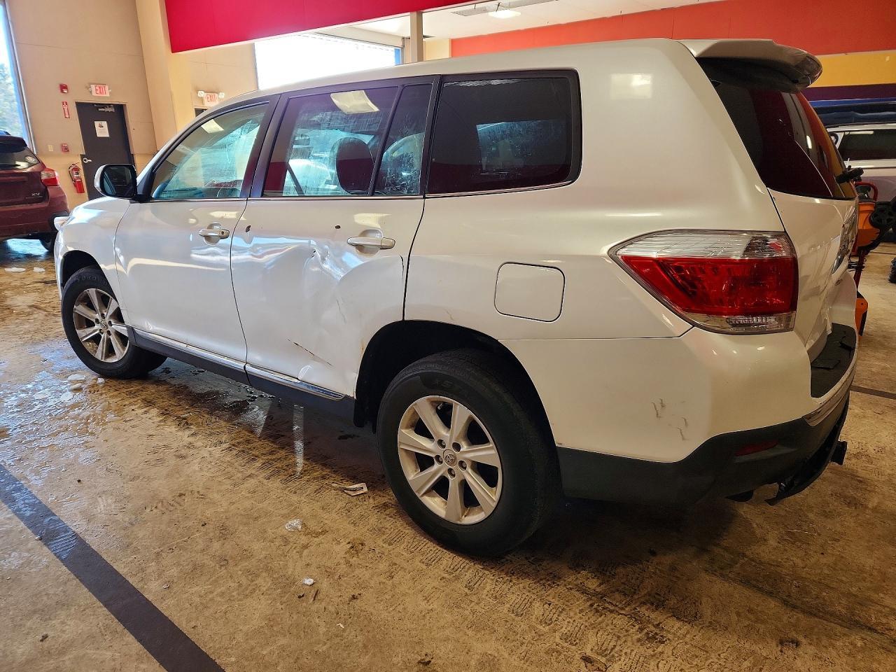 2011 Toyota Highlander Base - Фото 2