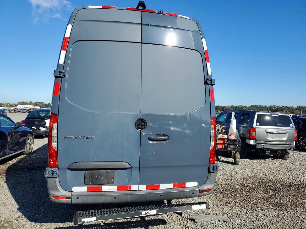 2019 Mercedes Benz Sprinter 2500 Delivery Van - Фото 6