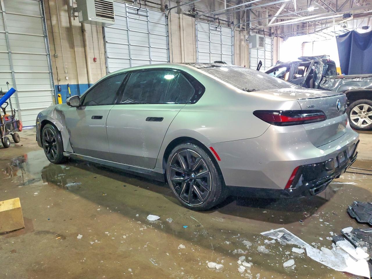 2023 BMW 760 Xi - Image 2