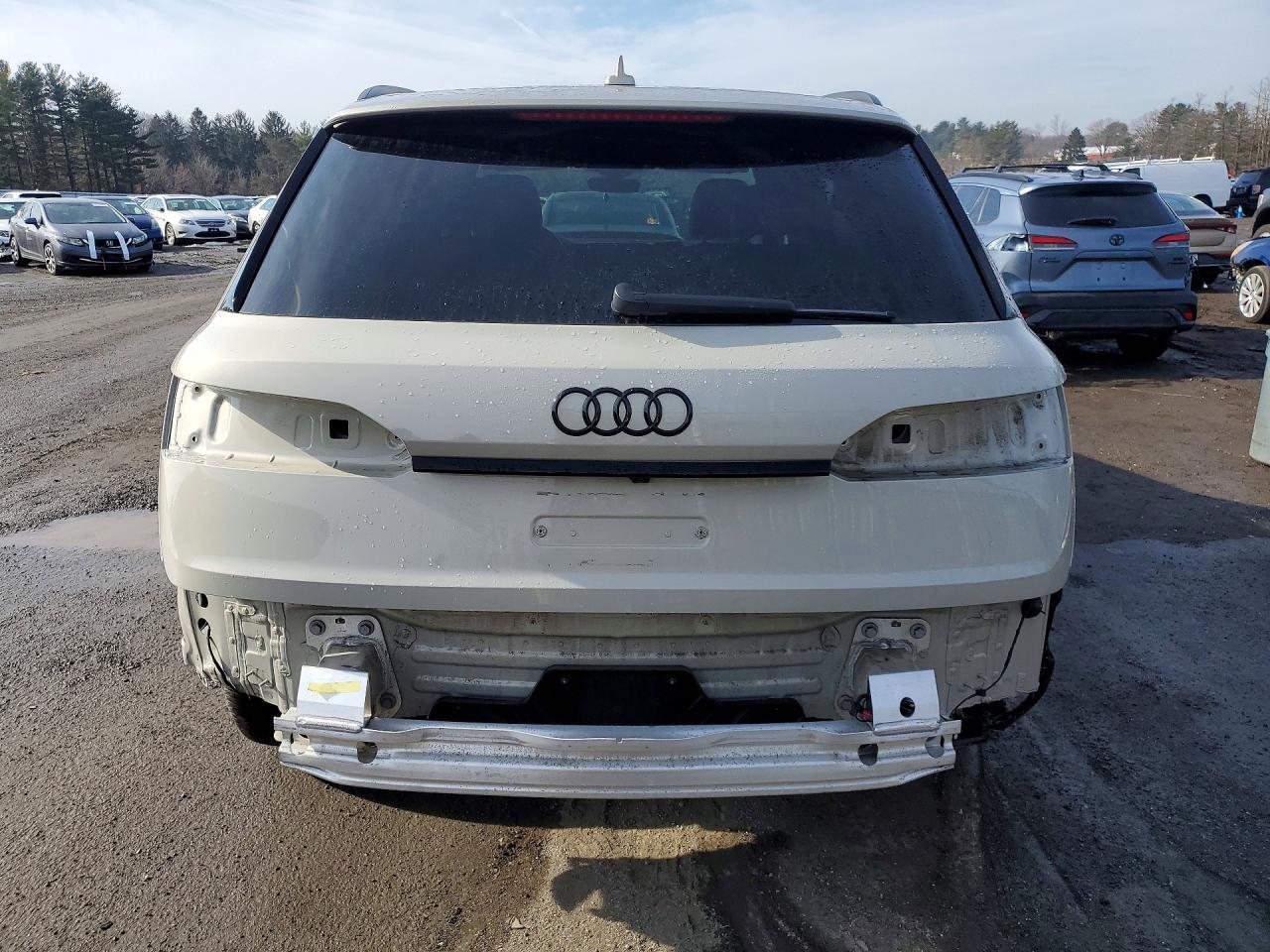 2022 Audi Q7 - Фото 6