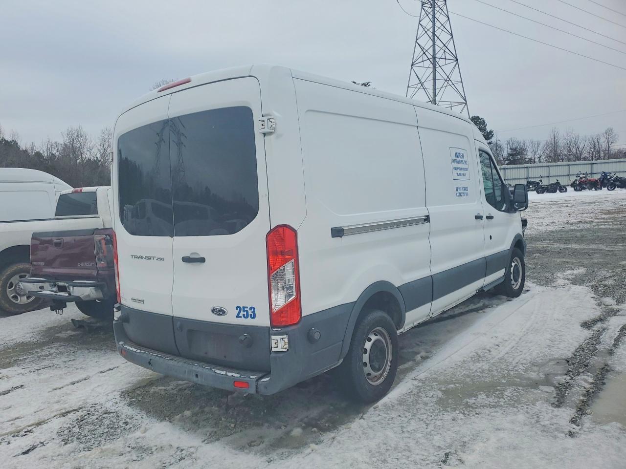 2016 Ford Transit 250 Delivery Van - Фото 3