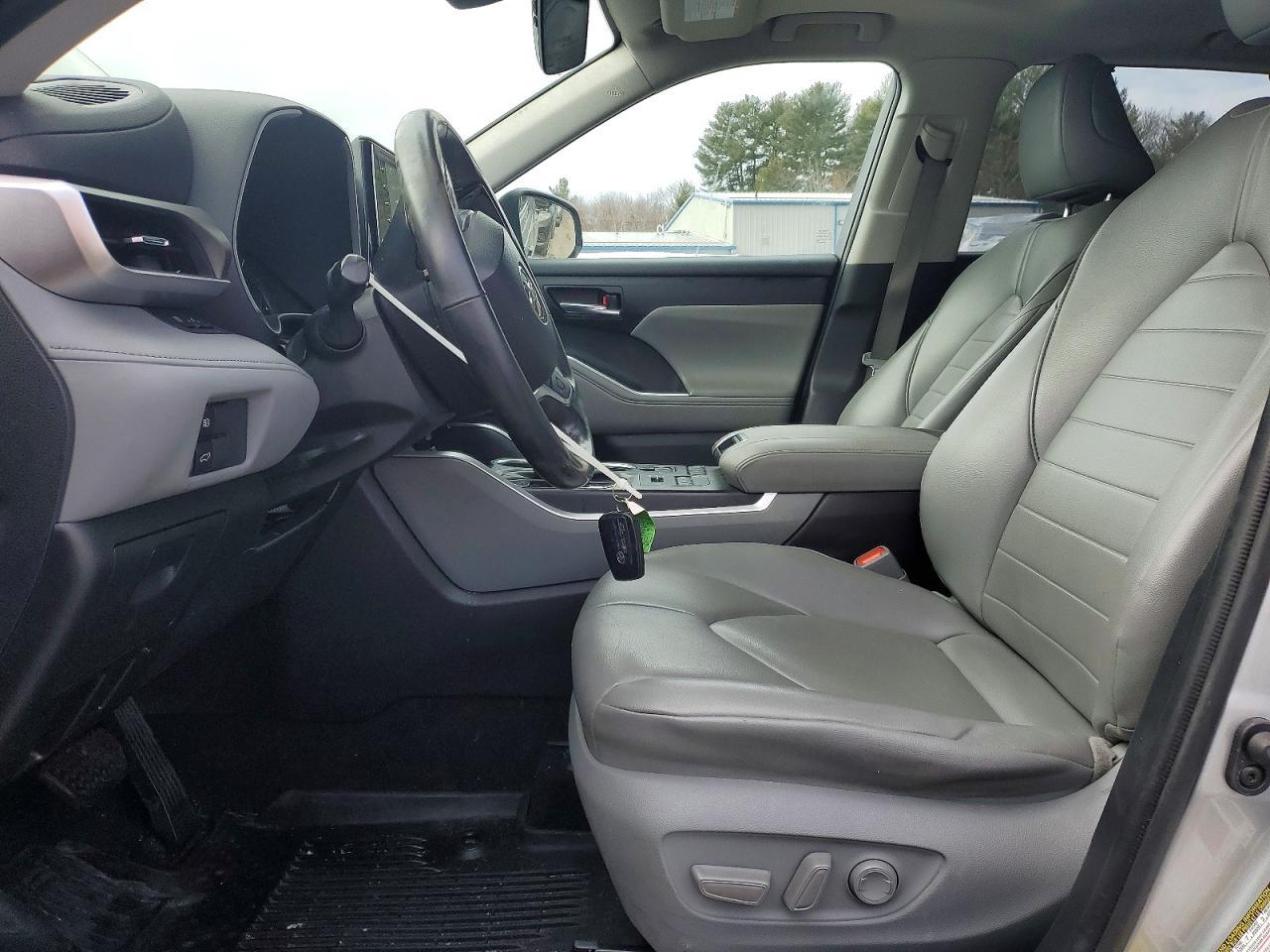 2021 Toyota Highlander Xle - Image 7