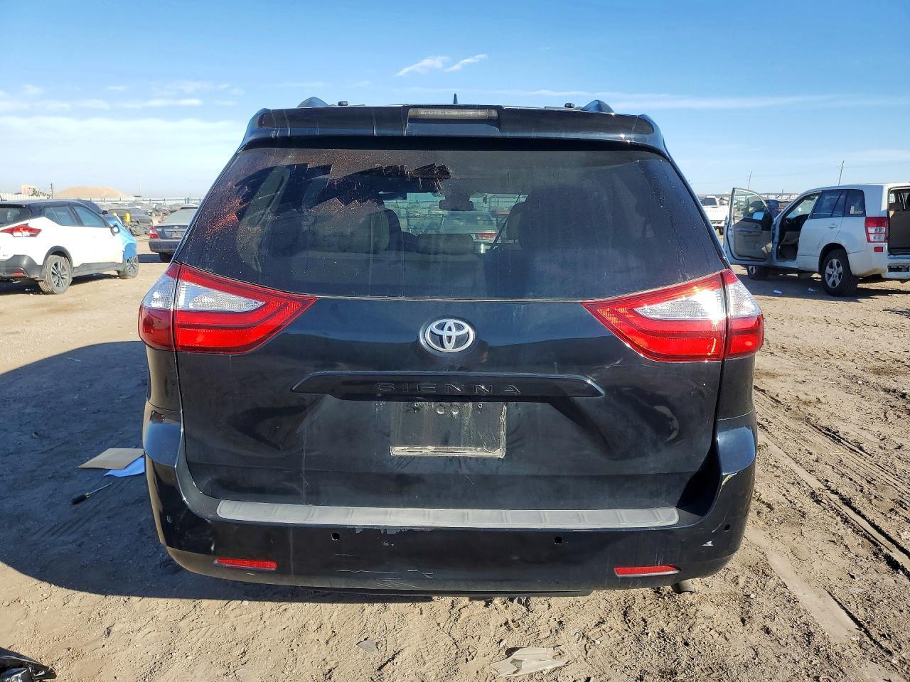 2018 Toyota Sienna Xle Premium 8-Passenger - Фото 6