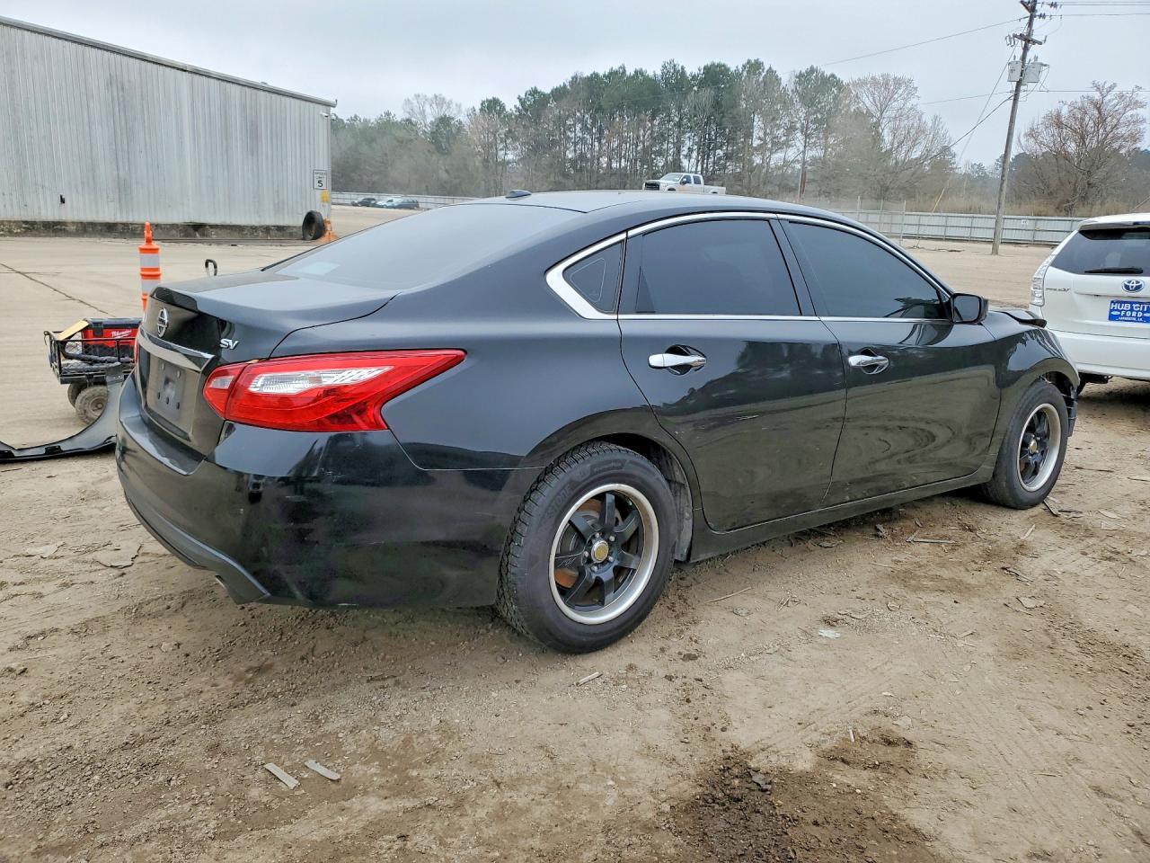 2017 Nissan Altima 2.5 - Image 3