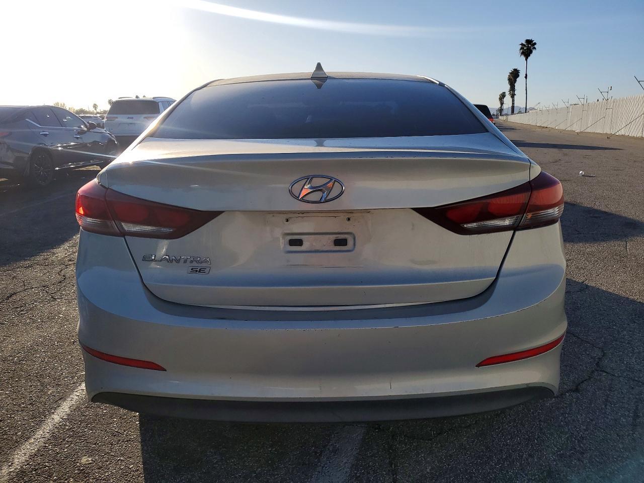 2017 Hyundai Elantra Se - Фото 6