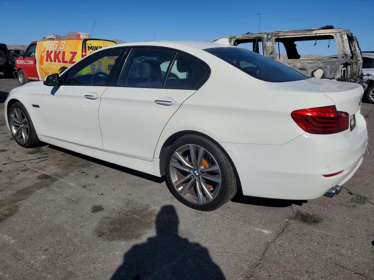 2016 BMW 528 I - Фото 2