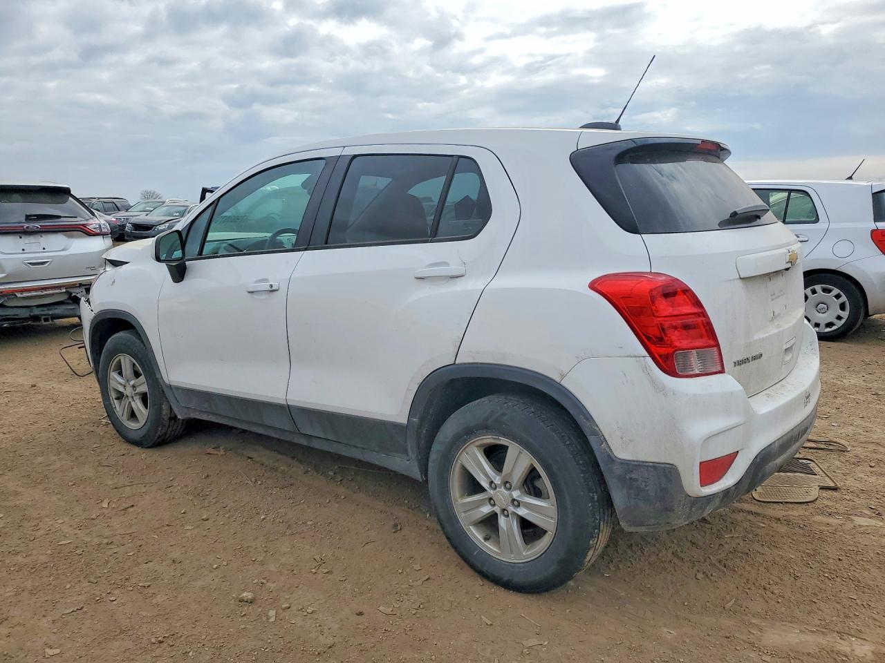 2020 Chevrolet Trax Ls - Image 2