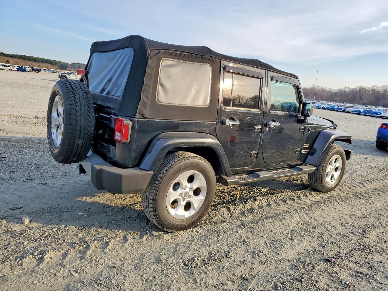 2015 Jeep Wrangler Unlimited Sahara - Фото 3