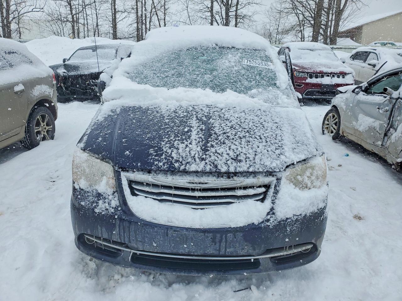 2012 Chrysler Town & Country Touring - Фото 5