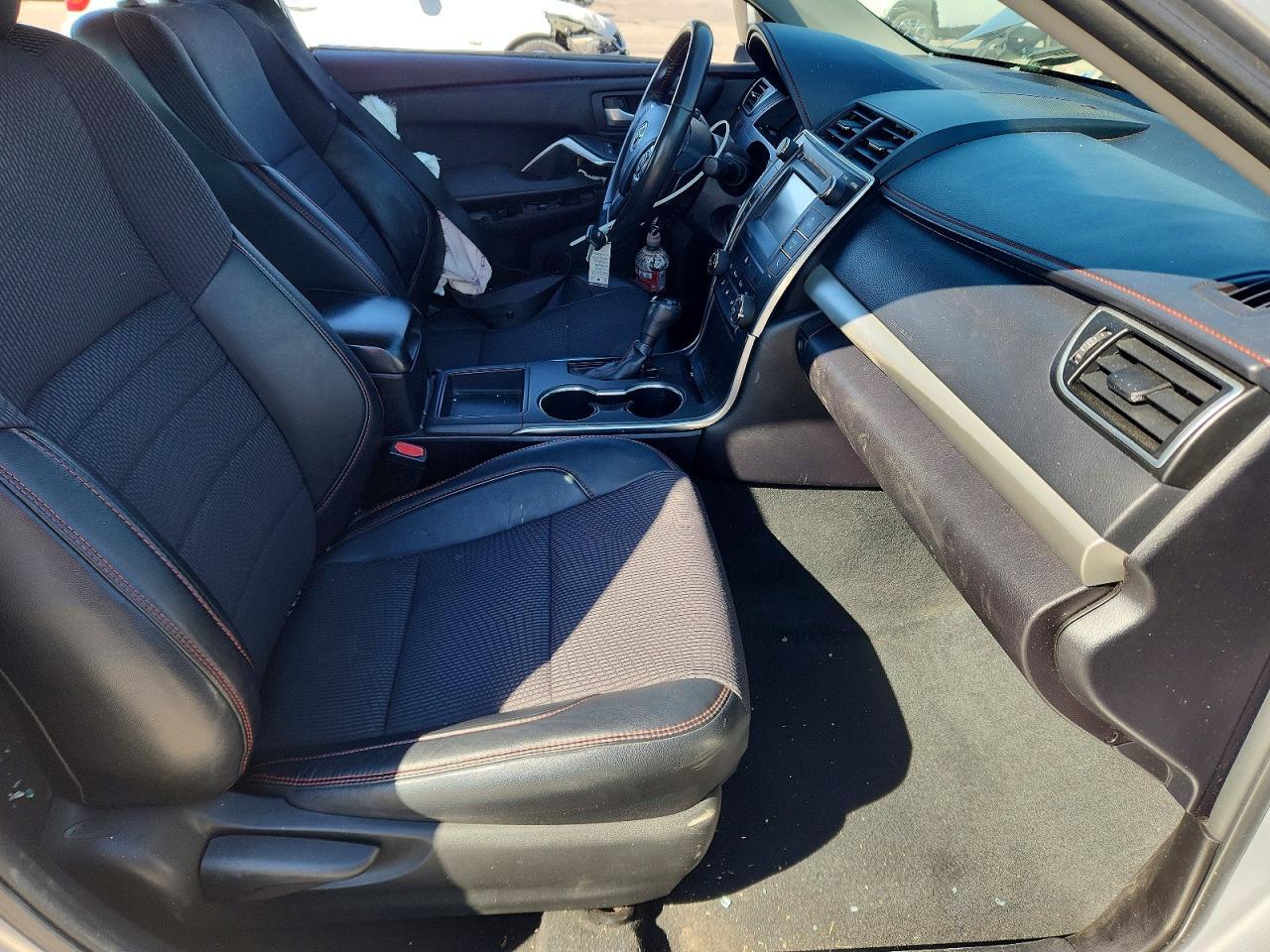 2016 Toyota Camry Se - Image 7