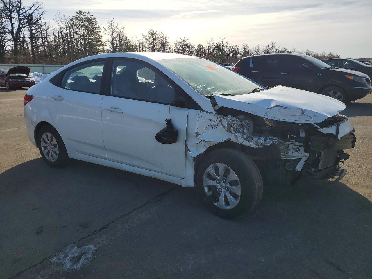 2017 Hyundai Accent Se - Фото 4