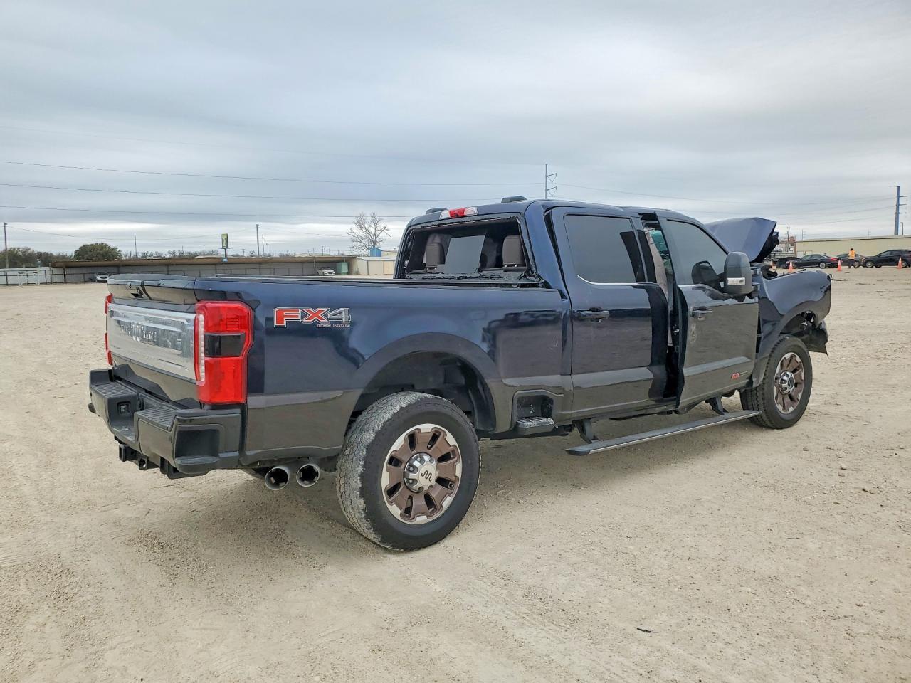2024 Ford F250 Super Duty - Фото 3