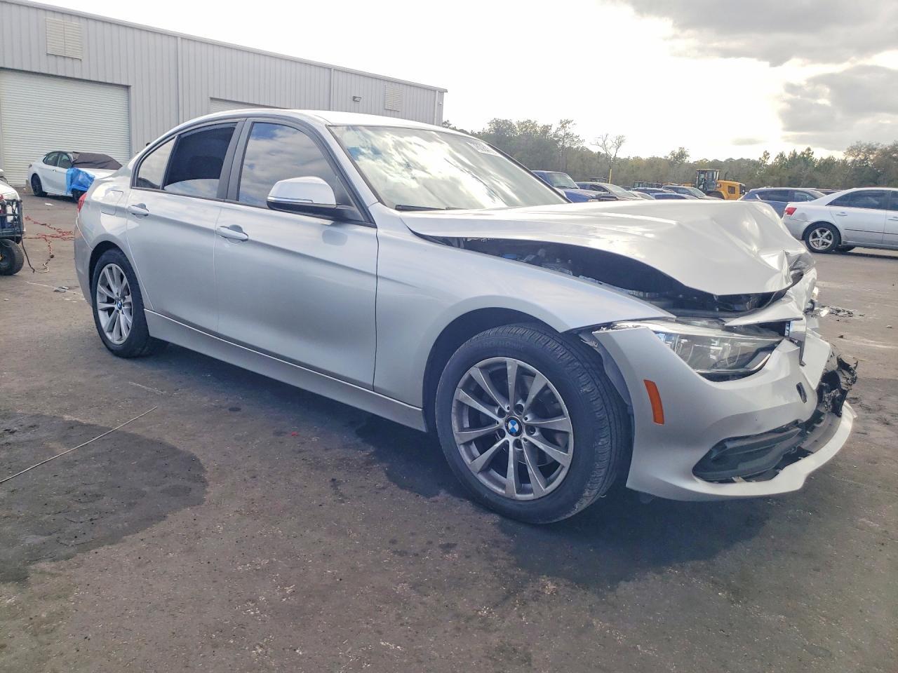 2018 BMW 320 I - Image 4