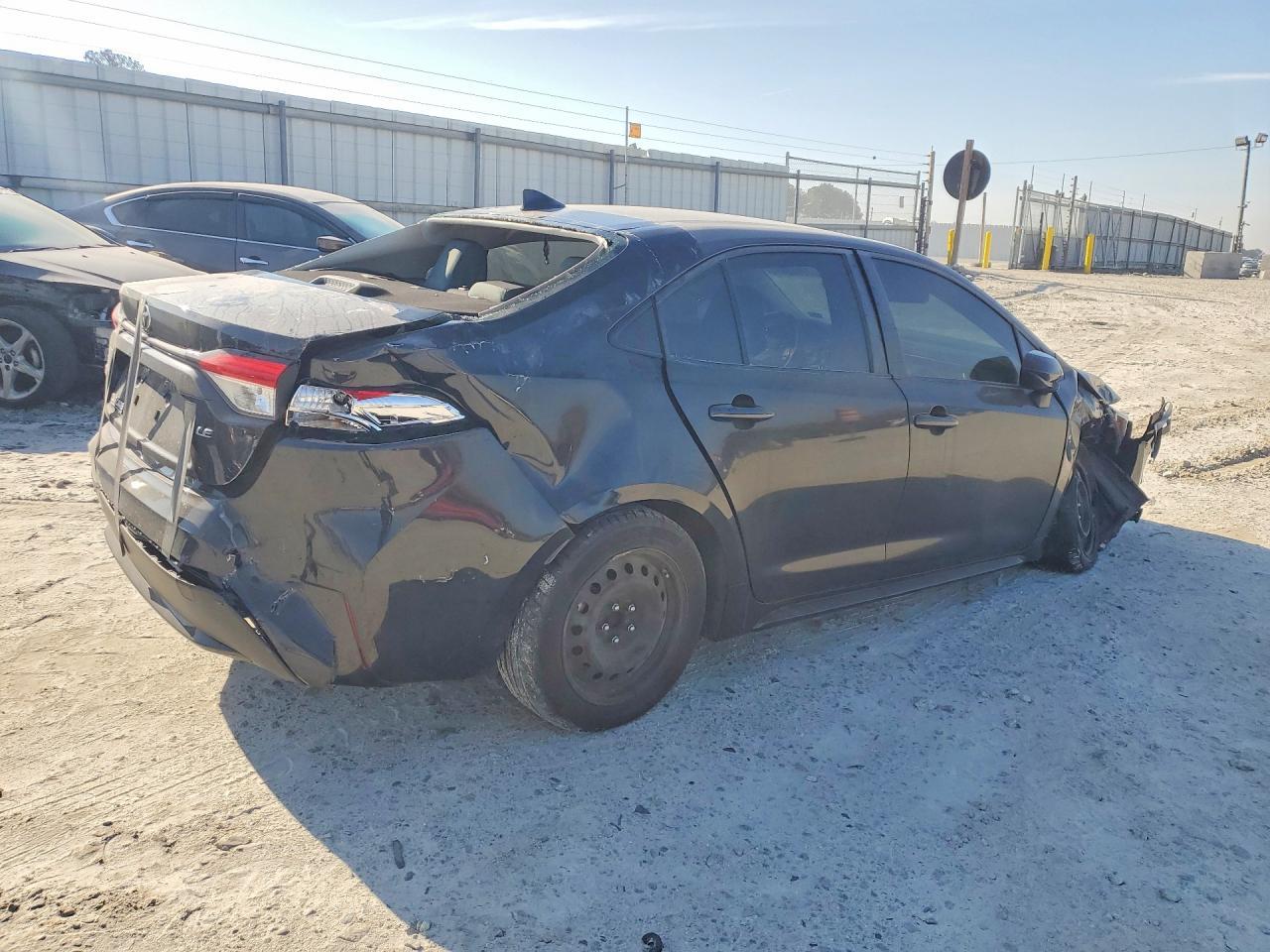 2022 Toyota Corolla Le - Фото 3