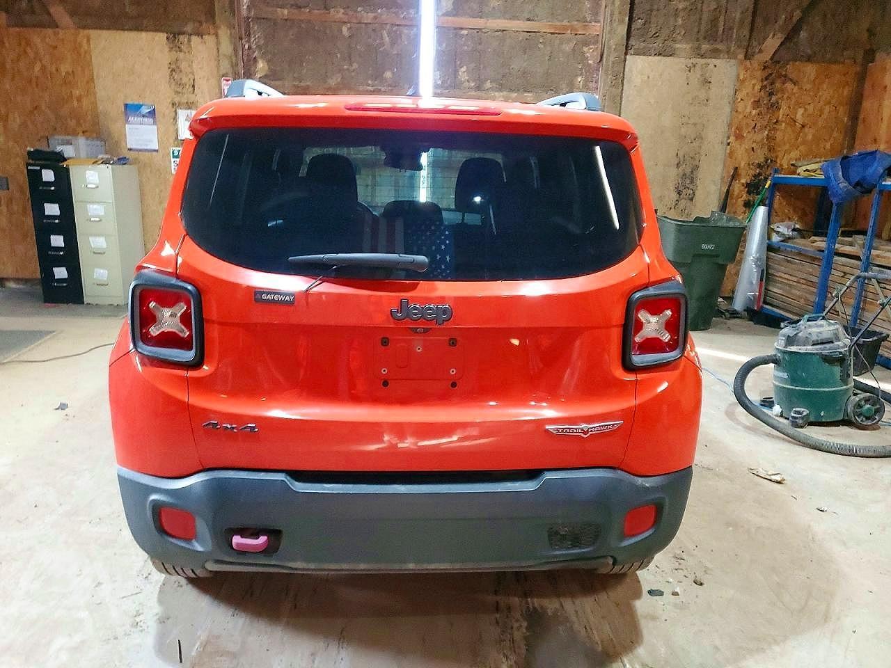 2017 Jeep Renegade Trailhawk - Image 6