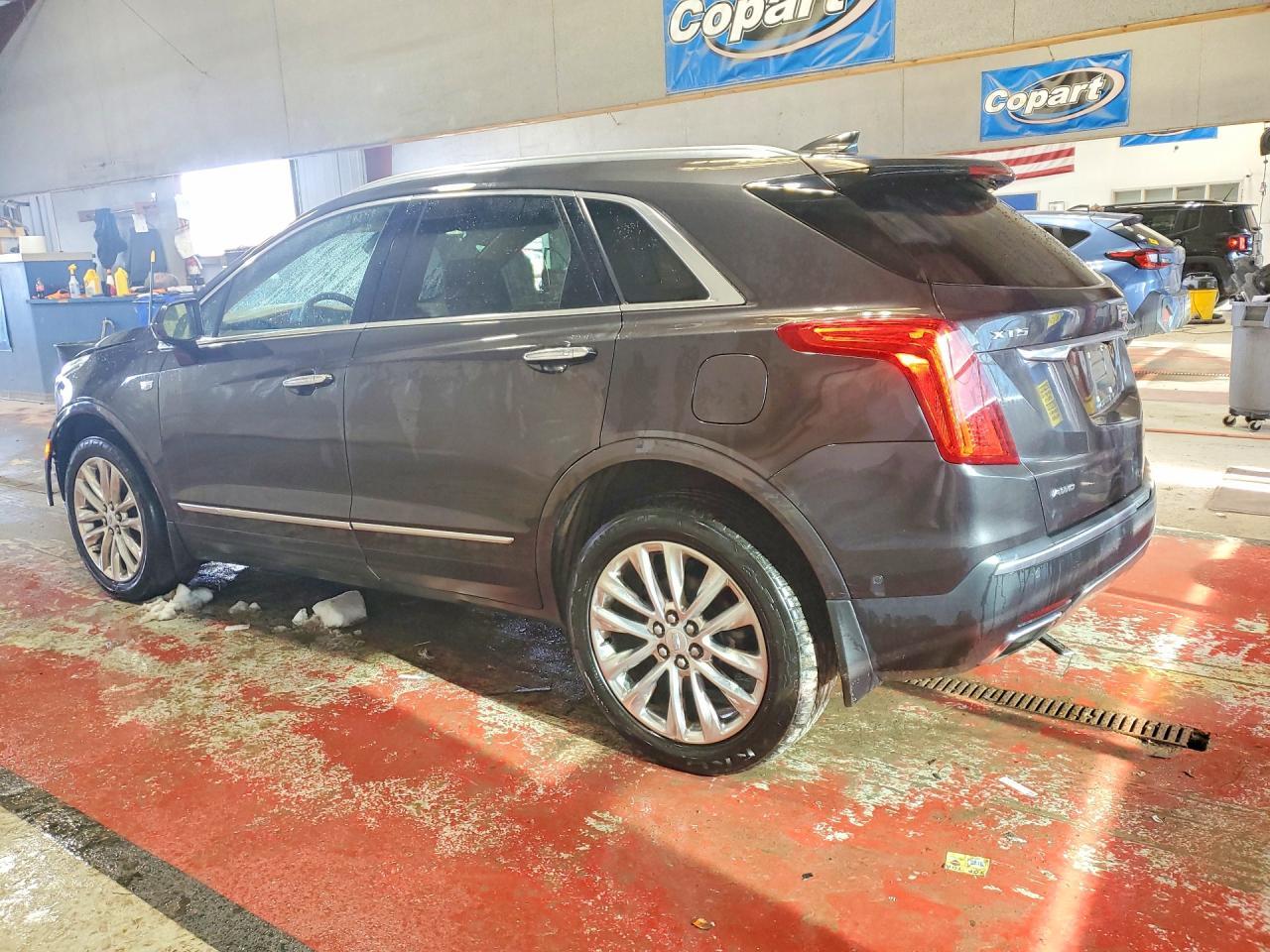 2018 Cadillac Xt5 Platinum - Фото 2