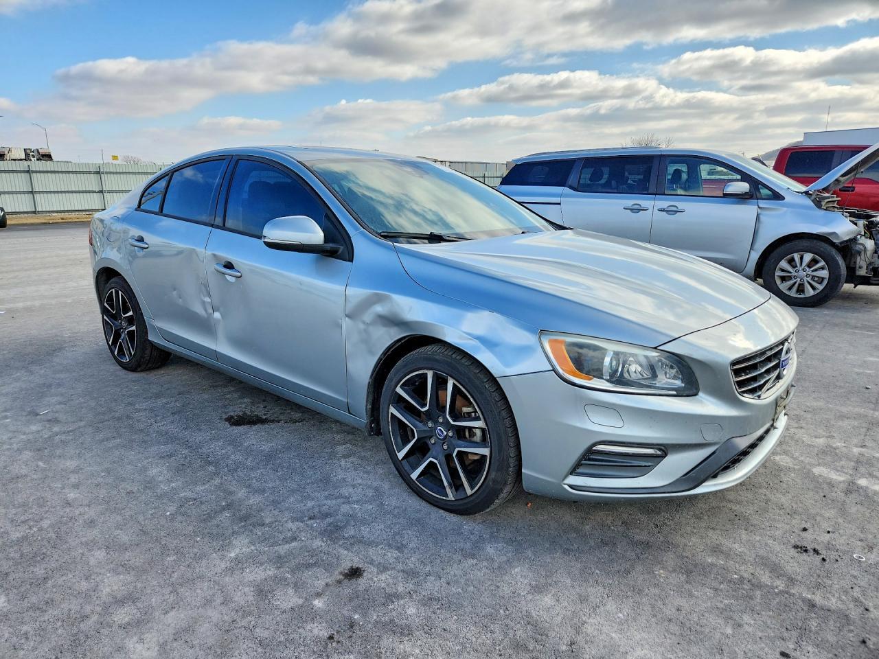 2017 Volvo S60 - Фото 4