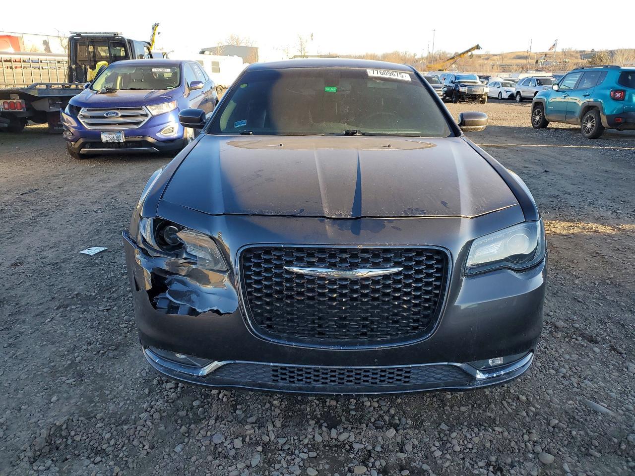 2019 Chrysler 300 S - Image 5