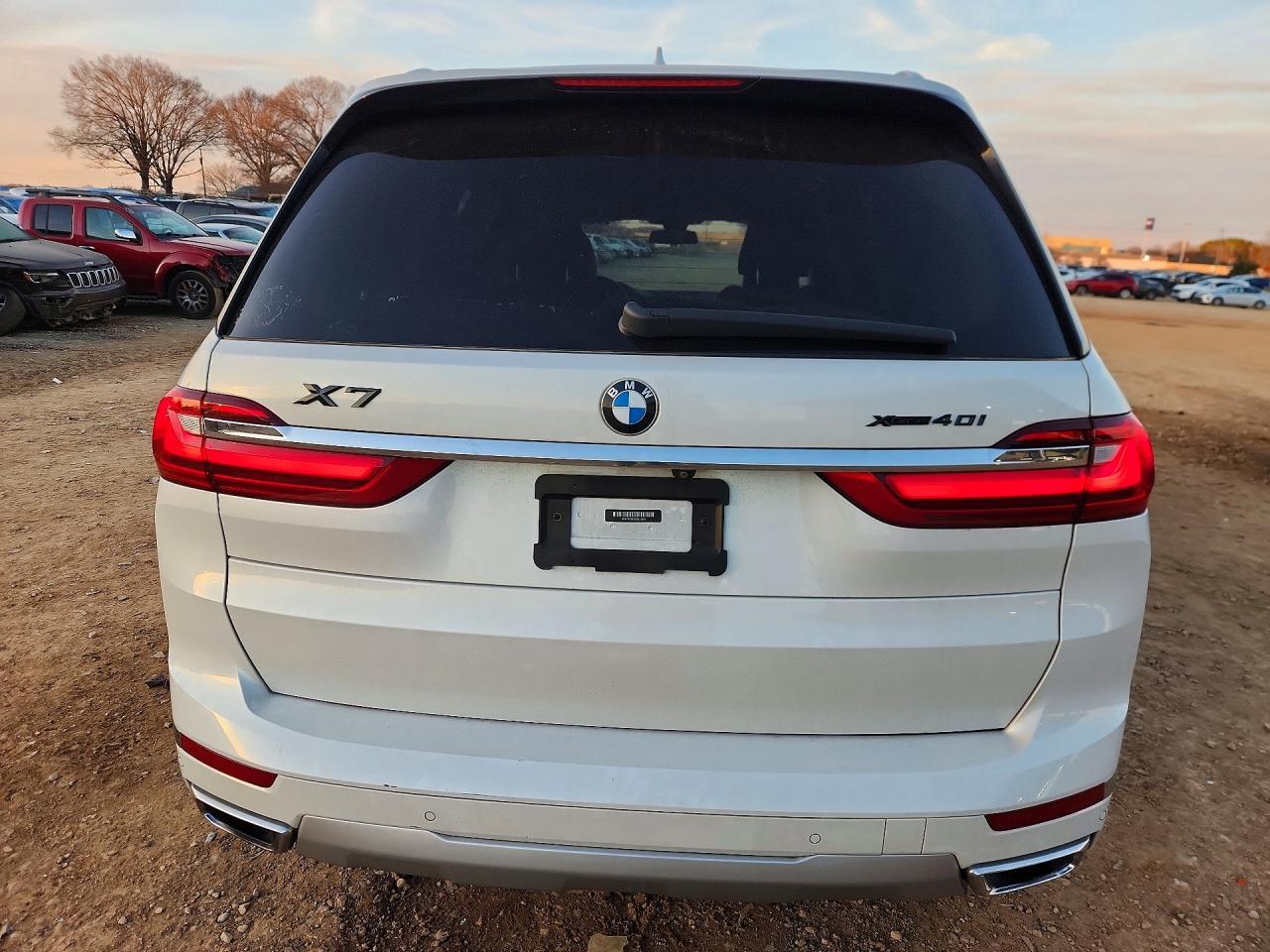 2020 BMW X7 xDrive40I - Фото 6