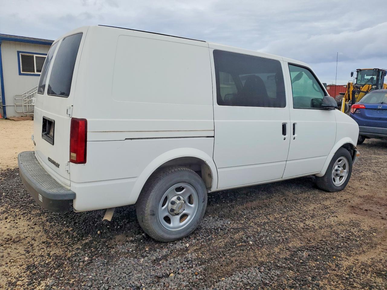 2005 Chevrolet Astro Van Delivery Van - Image 3