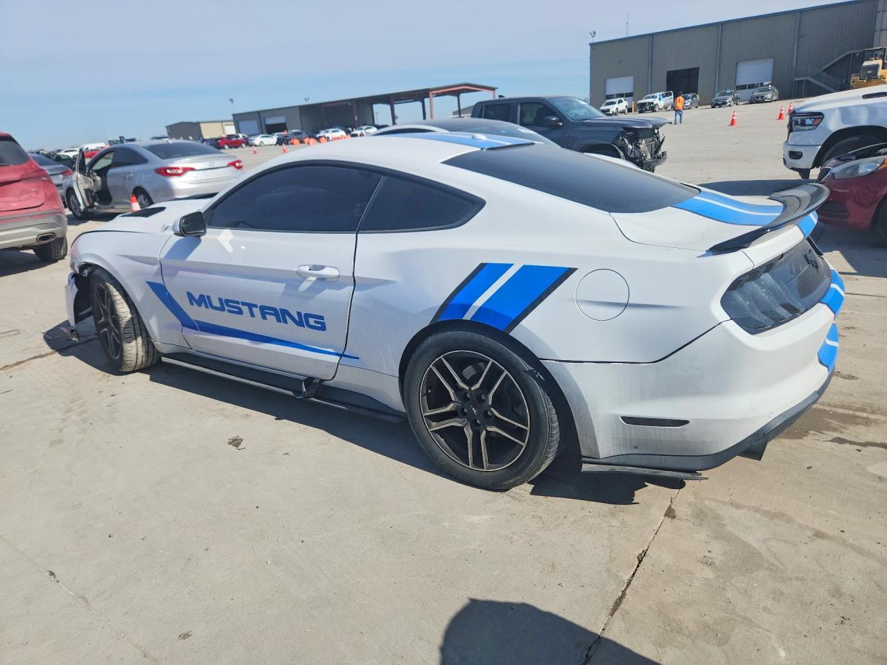 2019 Ford Mustang - Image 2